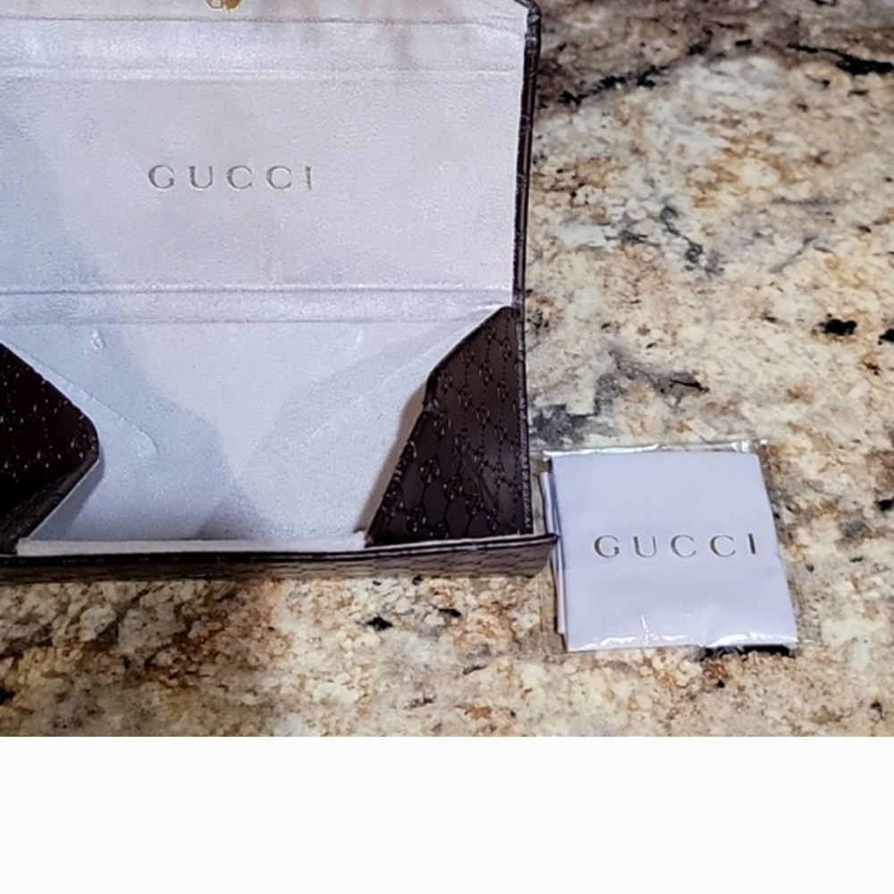 Gucci Brown Monogram Sunglasses Case - Picture 6 of 7